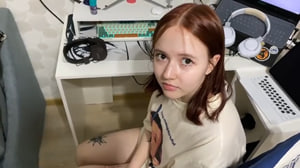 Сводный брат трахнул альтушку, которая смотрела порно ролики